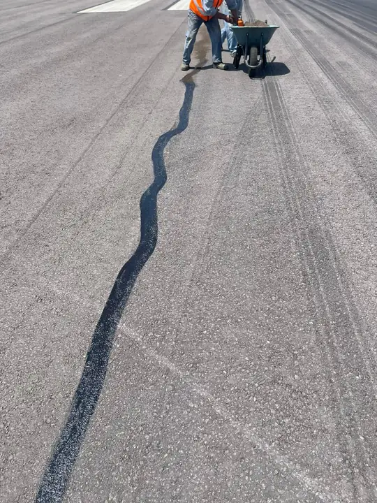 Sellado de grietas en pista